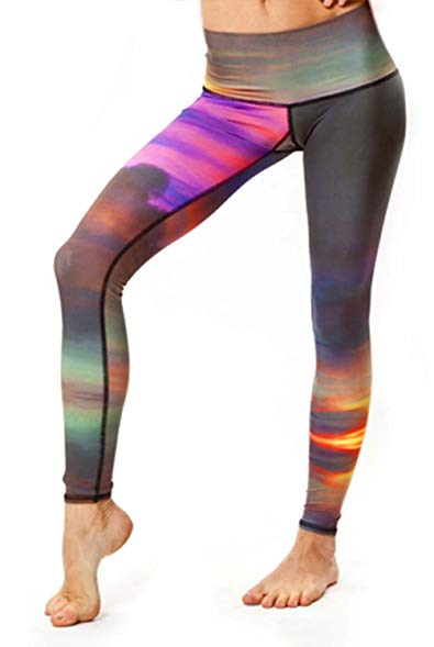 Clouds Yoga Hot Pant by Teeki (eco-friendly!)